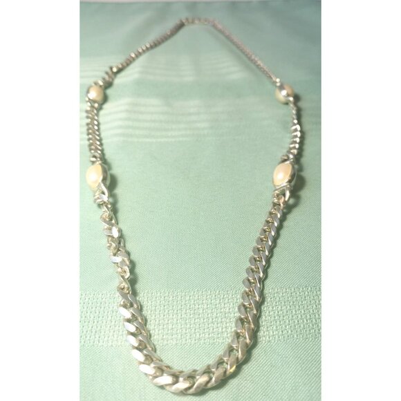 Necklace Silver Tone Chain & Faux Pearl Station Vintage 80s-Style - Picture 1 of 10